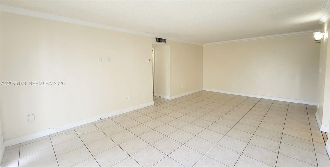 494 NW 165th St Rd , Unit C-602, Miami, FL 33169 Photo