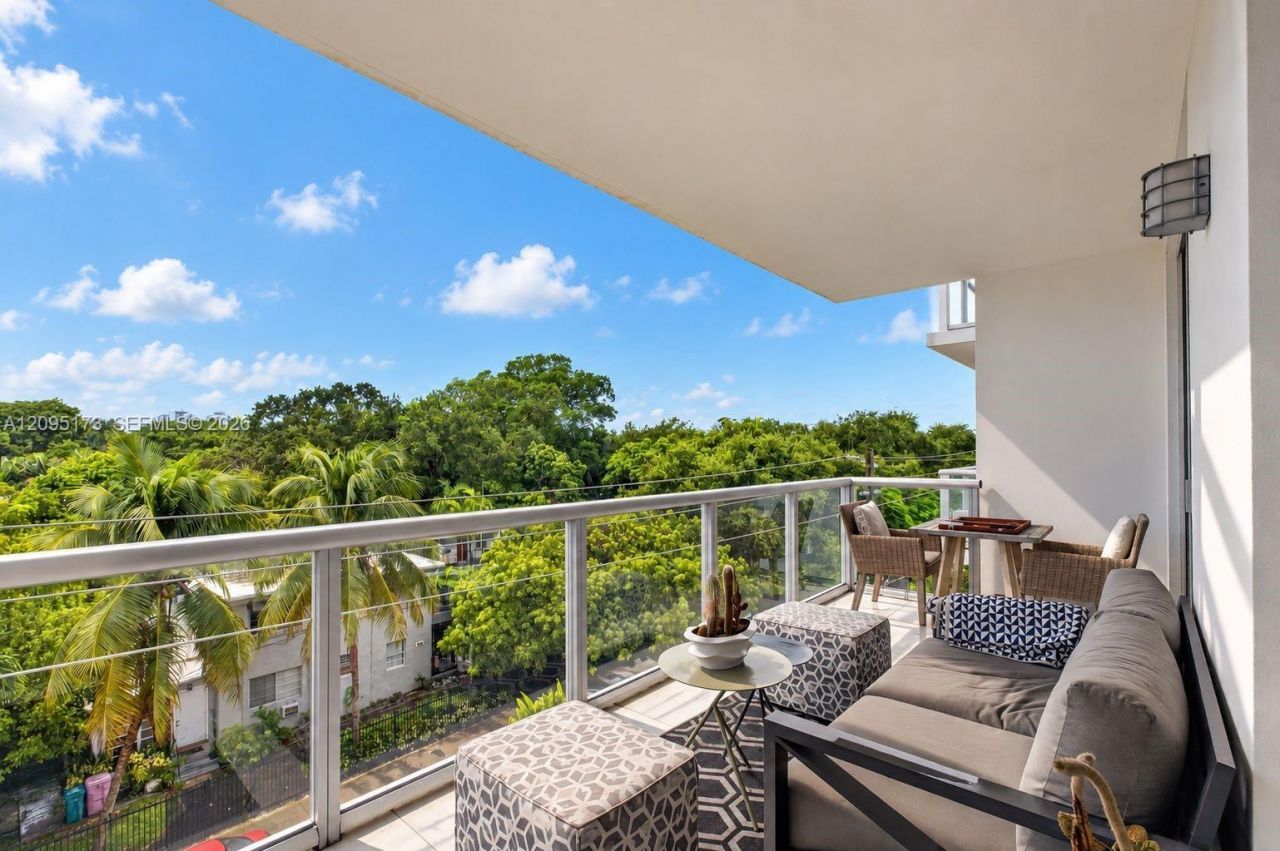 720 NE 62nd St, Unit 412, Miami, FL 33138 Photo