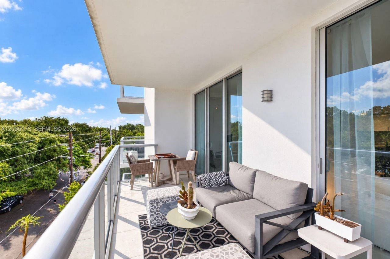 720 NE 62nd St, Unit 412, Miami, FL 33138 Photo