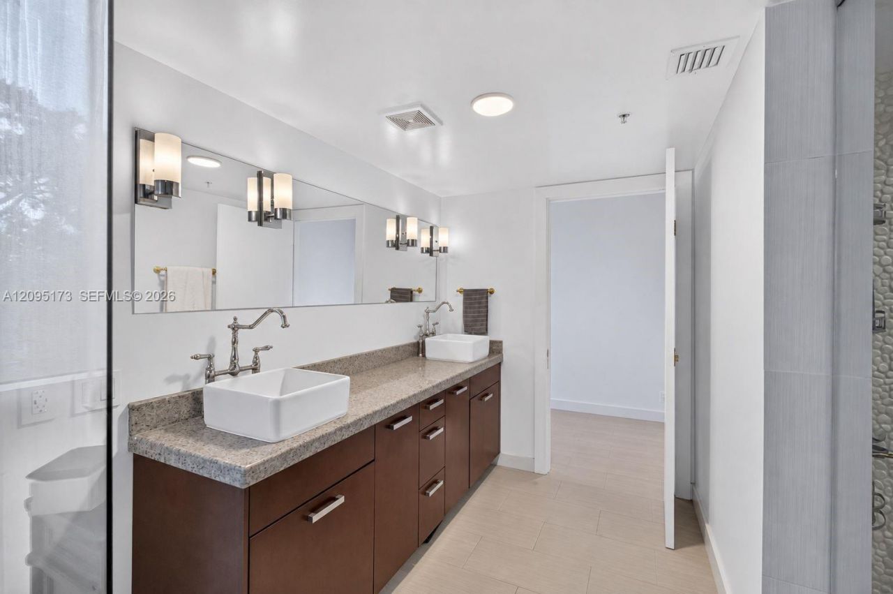 720 NE 62nd St, Unit 412, Miami, FL 33138 Photo