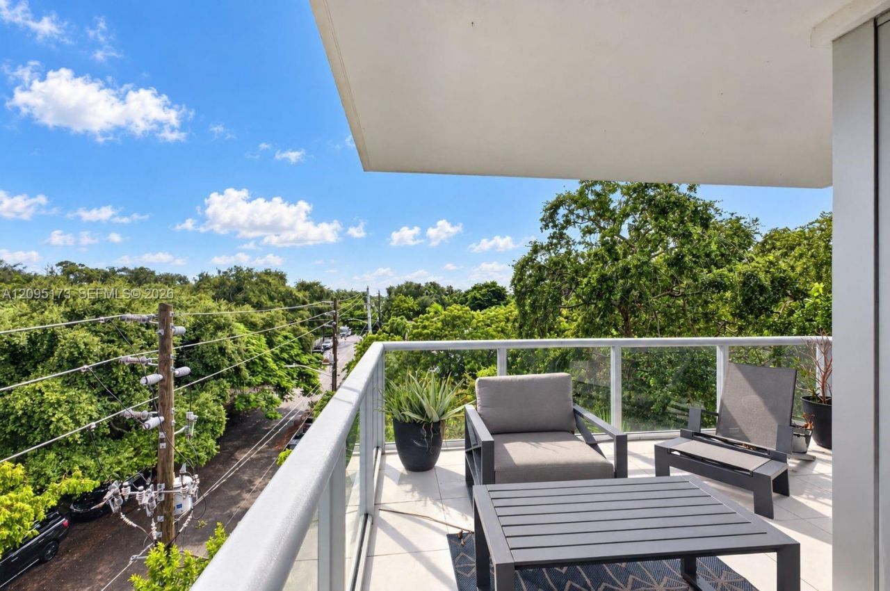 720 NE 62nd St, Unit 412, Miami, FL 33138 Photo