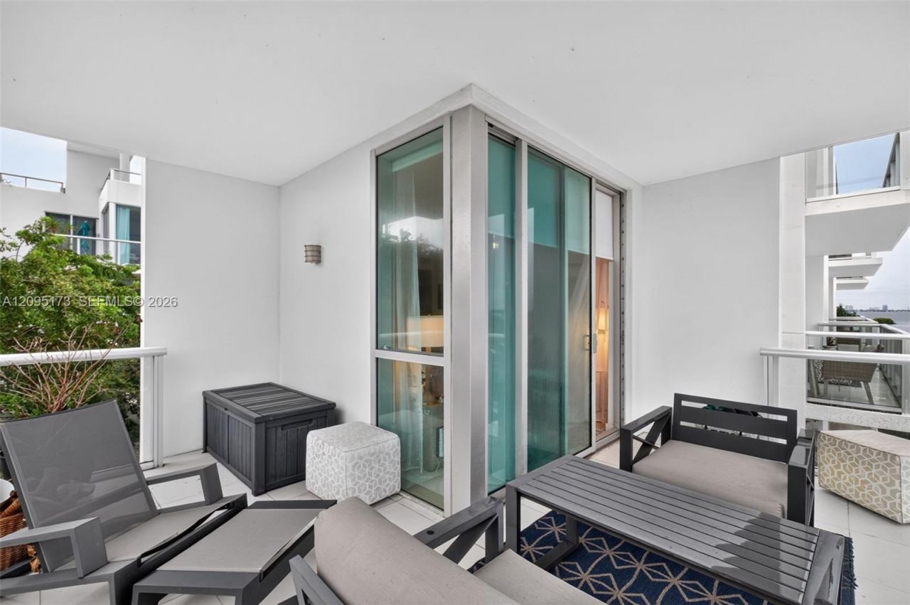 720 NE 62nd St, Unit 412, Miami, FL 33138 Photo