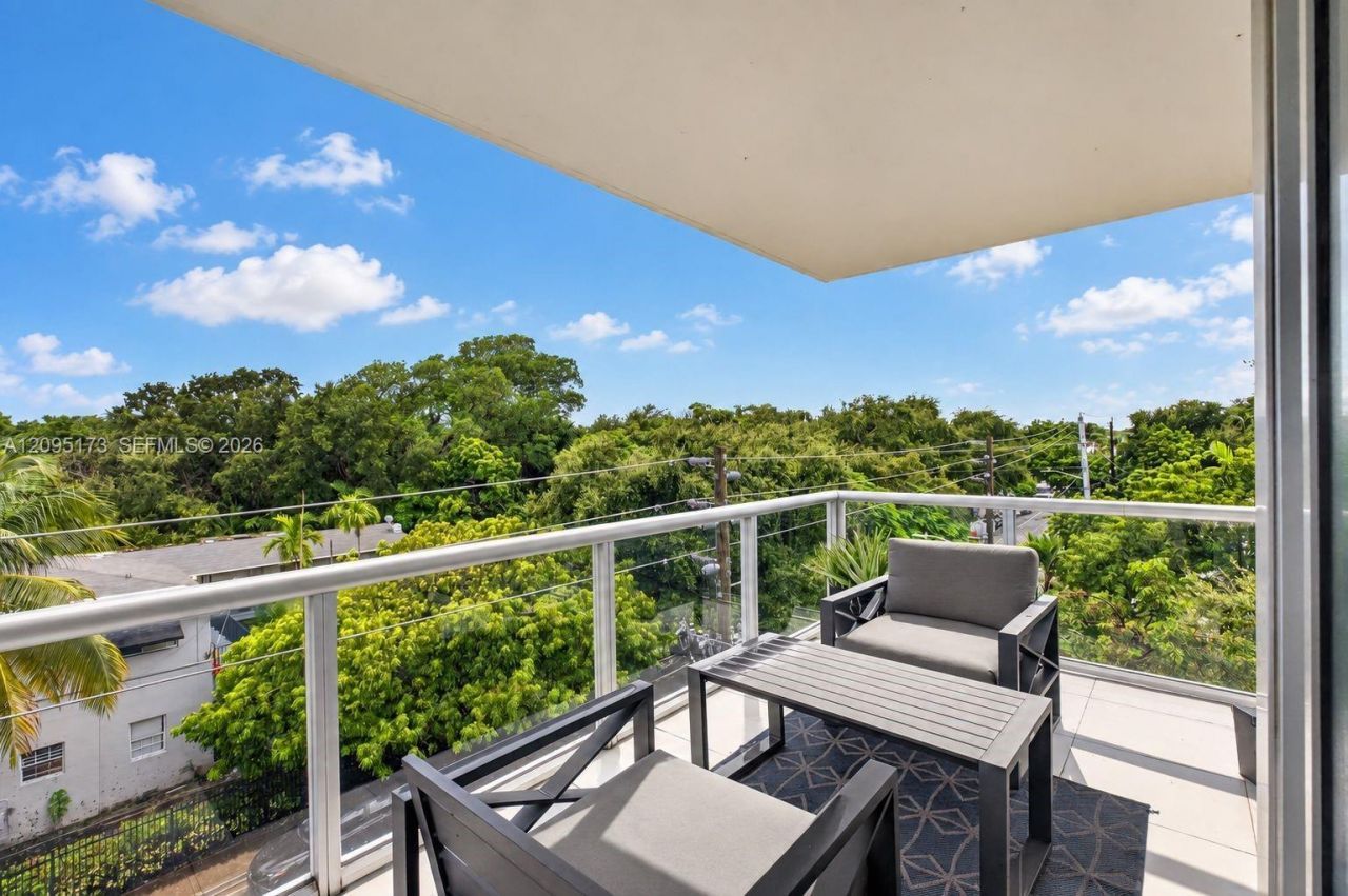 720 NE 62nd St, Unit 412, Miami, FL 33138 Photo