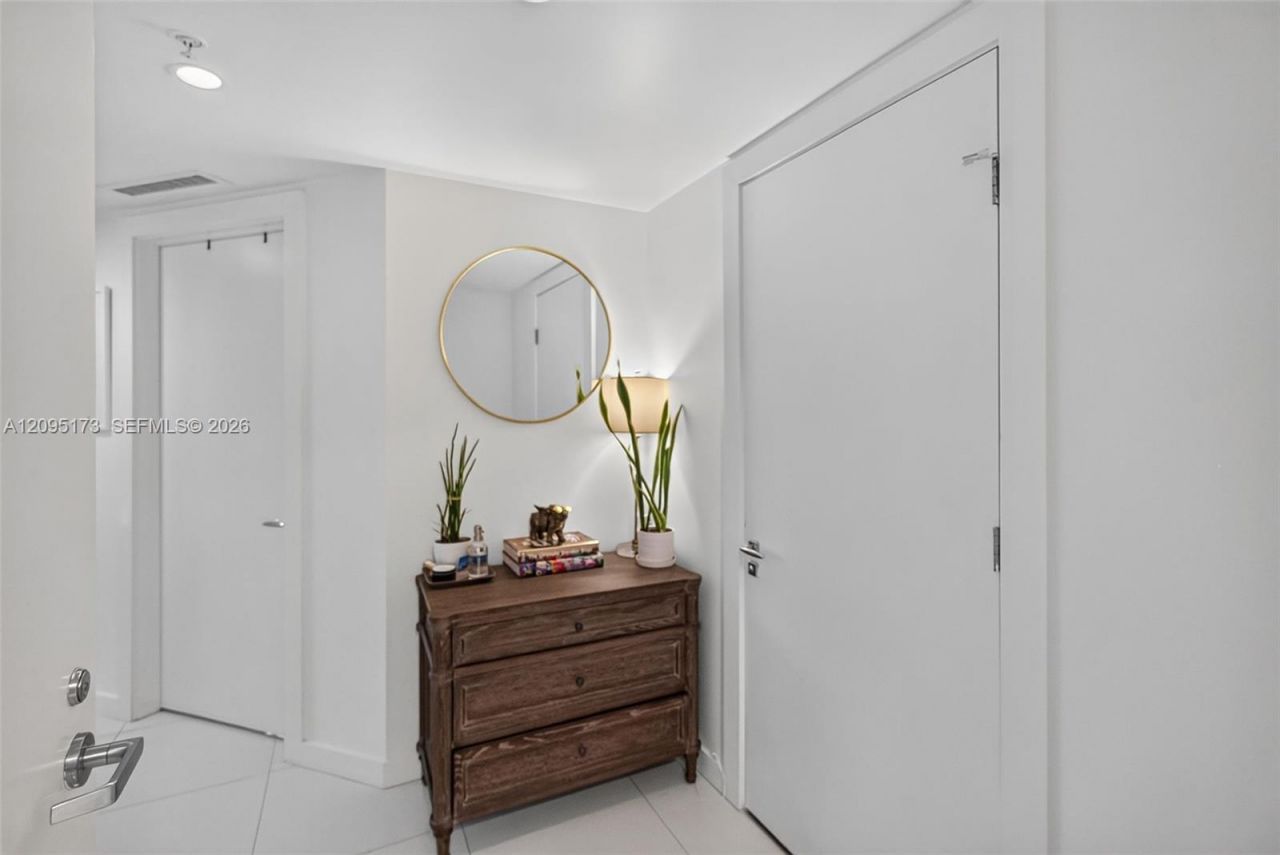 720 NE 62nd St, Unit 412, Miami, FL 33138 Photo