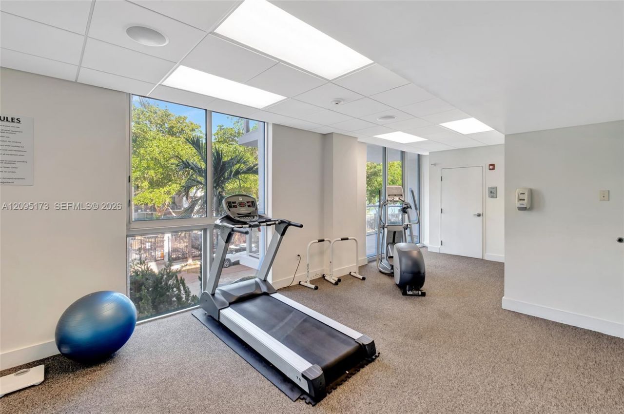 720 NE 62nd St, Unit 412, Miami, FL 33138 Photo