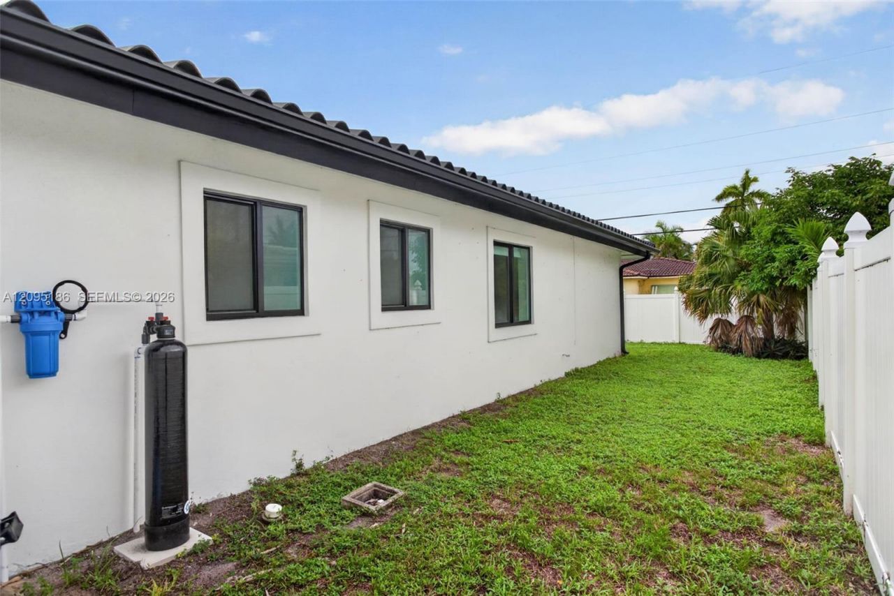 2545 SE 2nd Ct , Pompano Beach, FL 33062 Photo