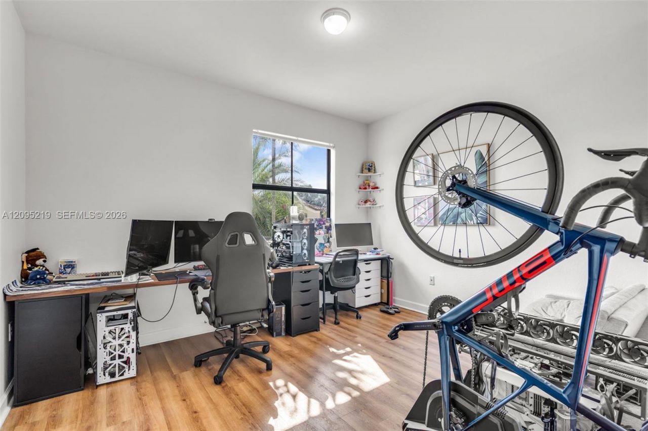 8818 W 33 Rd Ave, Hialeah, FL 33018 Photo