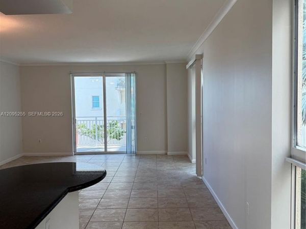 7270 SW 89th St , Unit C301, Miami, FL 33156