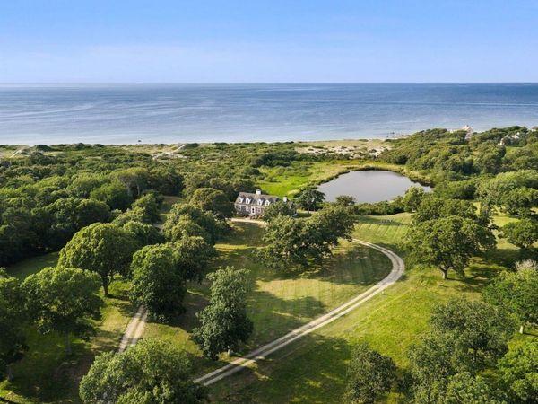 102 Sesuit Neck Rd, Dennis, MA 02641