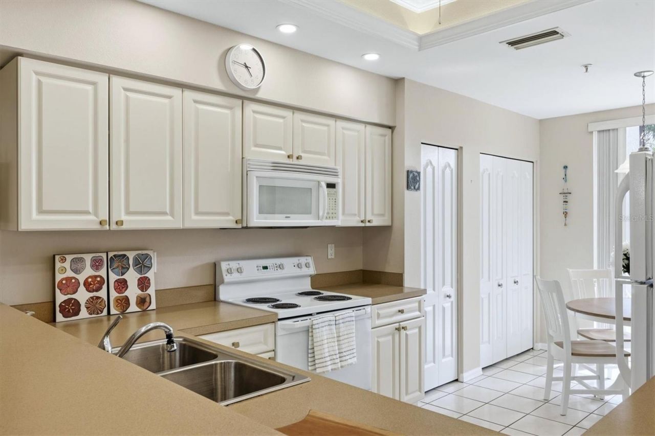 9590 High Gate Drive , Unit 1912, Sarasota, FL 34238 Photo
