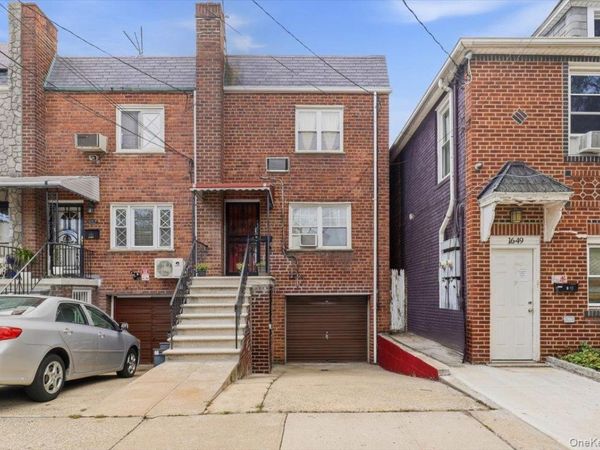 1647 Radcliff Avenue , Bronx, NY 10462