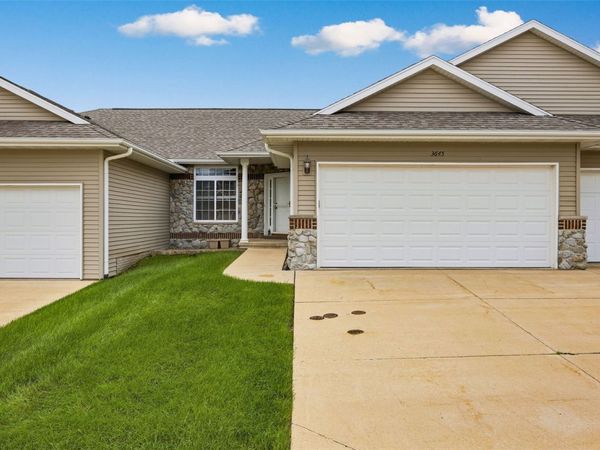 3645 Stoney Point Road SW, Cedar Rapids, IA 52404