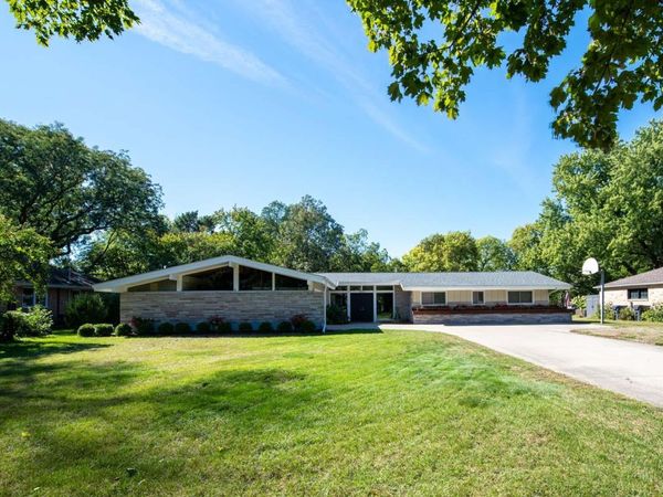 1214 W River Drive, Mankato, MN 56001
