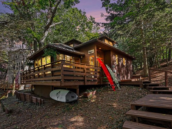 20 Crescent Hill, Grand Haven, MI 49417
