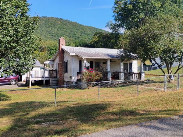 1116 W Walden St, LaFollette, TN 37766