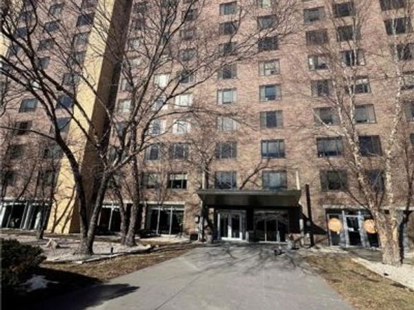 600 E 8th Street, Unit 3M, Kansas City, MO 64106