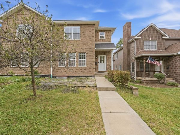 230 S Cass Avenue , Westmont, IL 60559