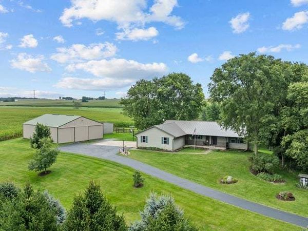 1189 N Blackhawk Road , Oregon, IL 61061