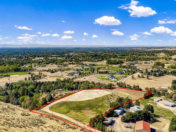 4444 N Willow Creek Rd, Eagle, ID 83616