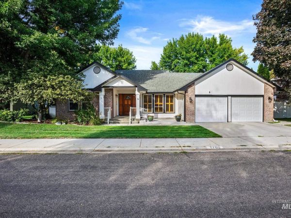 5760 W Plantation Ln, Garden City, ID 83703