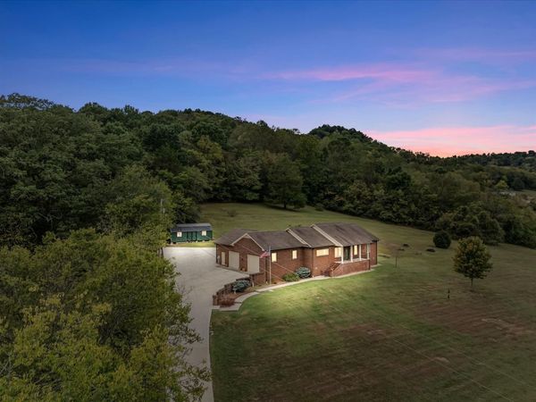 146 Dyer Branch Rd, Gordonsville, TN 38563