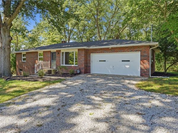 3844 Uncas Drive , Akron, OH 44319