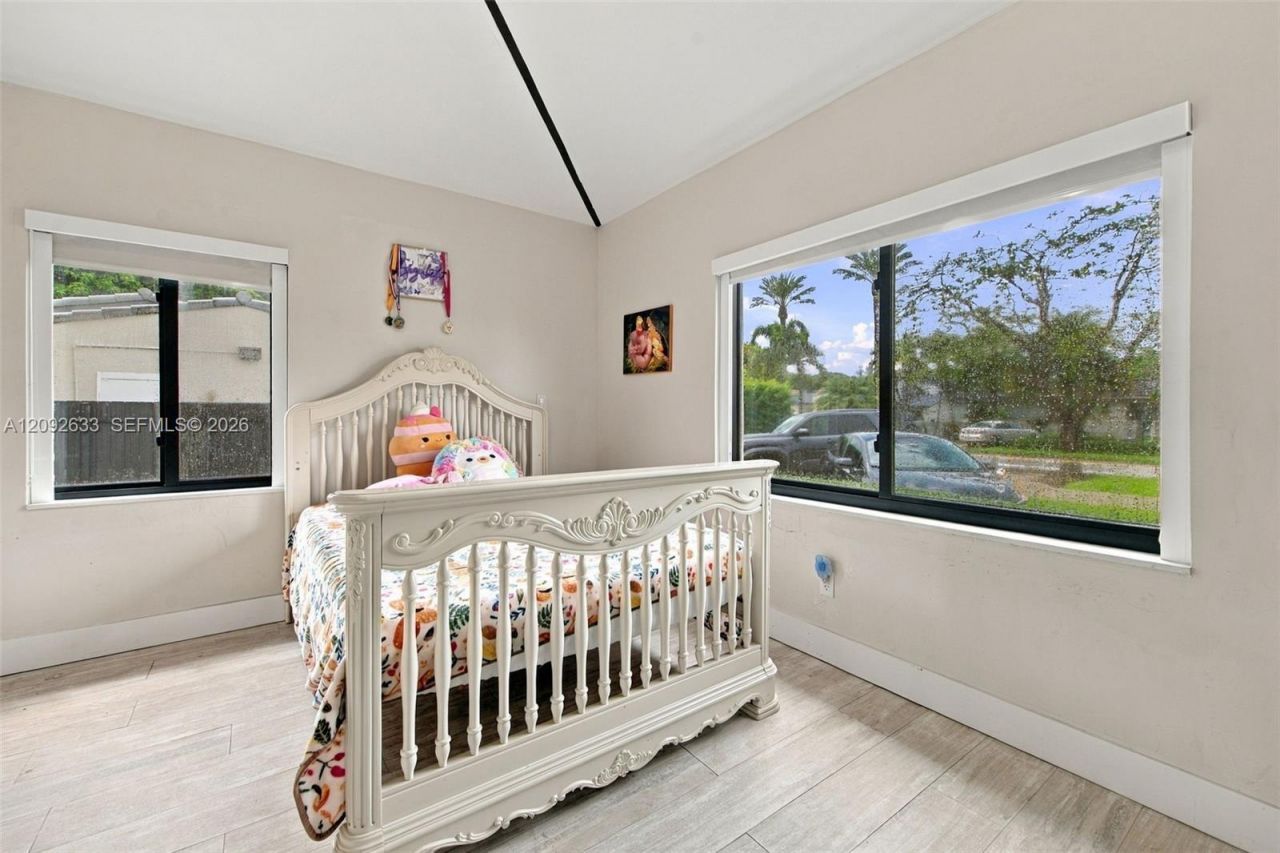 565 East Dr , Miami Springs, FL 33166 Photo