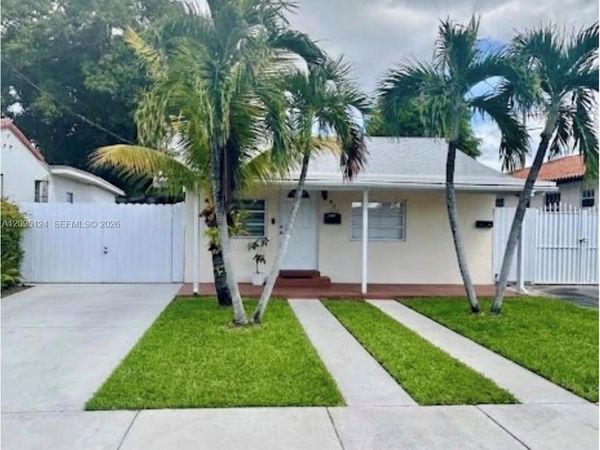 521 NW 44th Ave , Miami, FL 33126