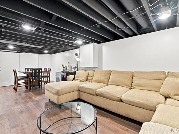 7505 Nottingham Avenue, Shrewsbury, MO 63119