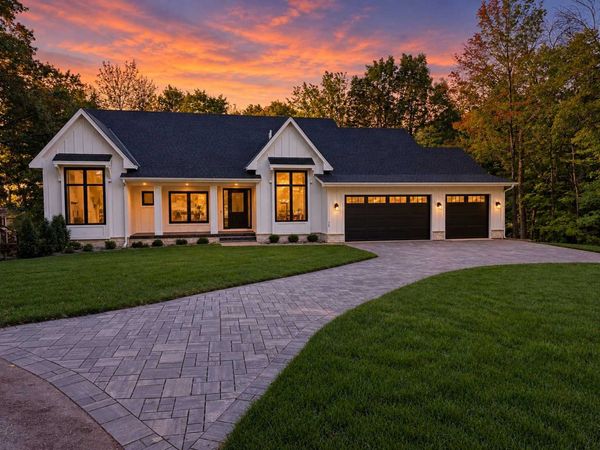 15 Maple Hill Drive, Tonka Bay, MN 55331