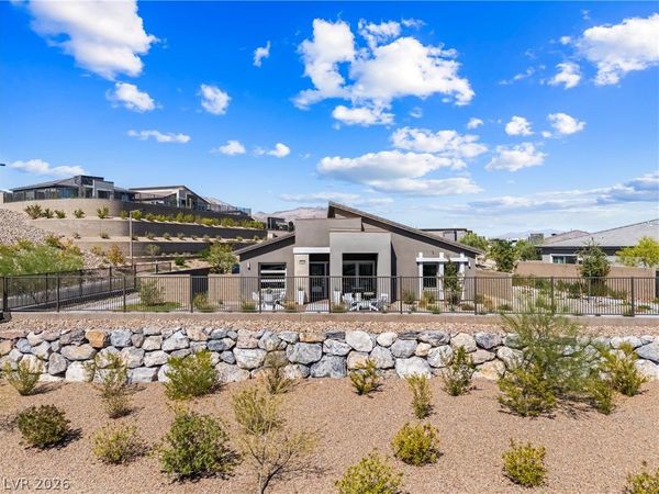 924 Kings Cliff Lane , Las Vegas, NV 89138