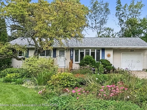 117 Woodhaven Drive, Lansing, MI 48917