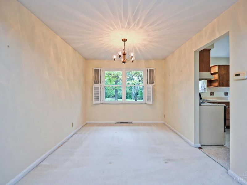 8397 Holiday Hills Drive, Cincinnati, OH 45255 Photo 10
