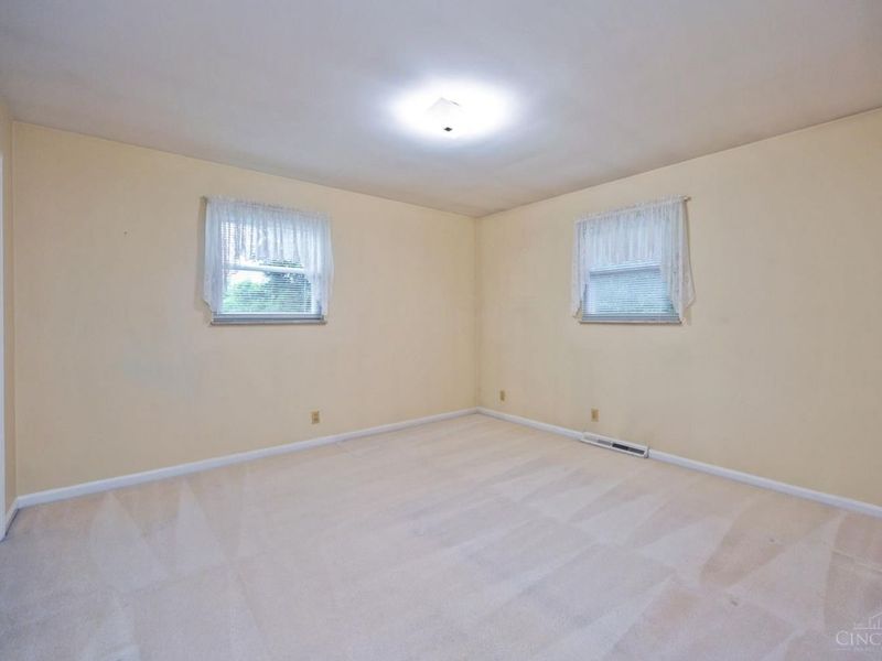 8397 Holiday Hills Drive, Cincinnati, OH 45255 Photo 17