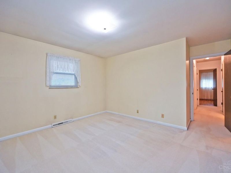 8397 Holiday Hills Drive, Cincinnati, OH 45255 Photo 18
