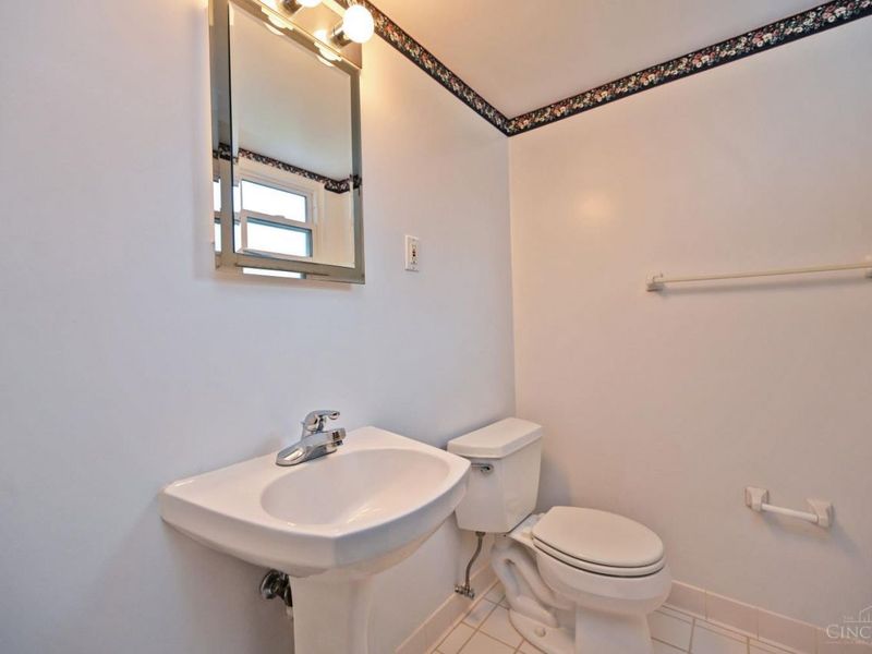 8397 Holiday Hills Drive, Cincinnati, OH 45255 Photo 20