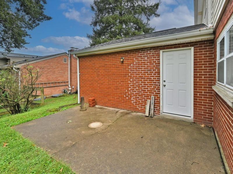 8397 Holiday Hills Drive, Cincinnati, OH 45255 Photo 36