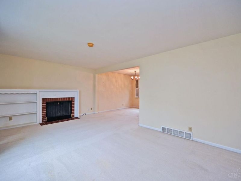 8397 Holiday Hills Drive, Cincinnati, OH 45255 Photo 7