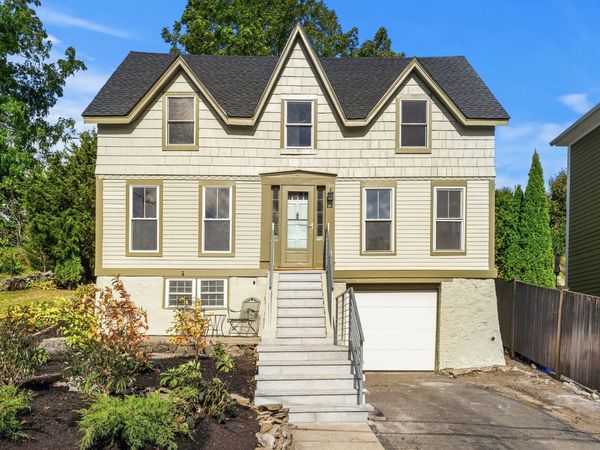 17 Cottage Street, Marblehead, MA 01945