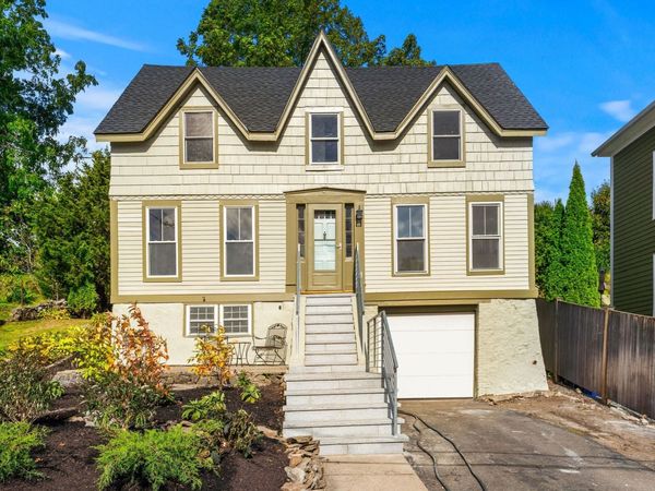 17 Cottage Street, Marblehead, MA 01945
