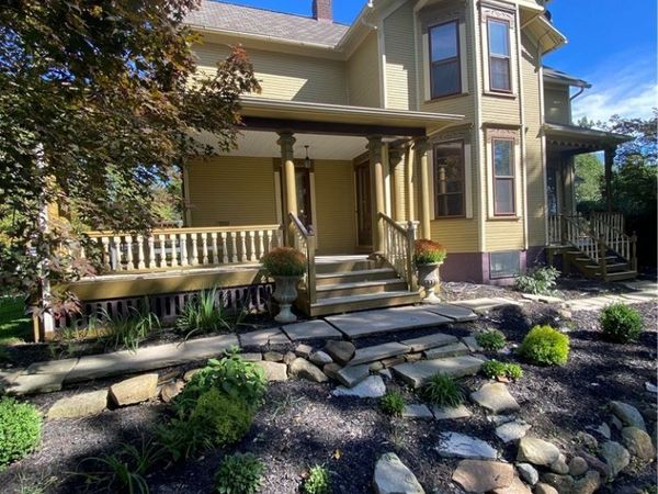 88 E Streetsboro Street , Hudson, OH 44236