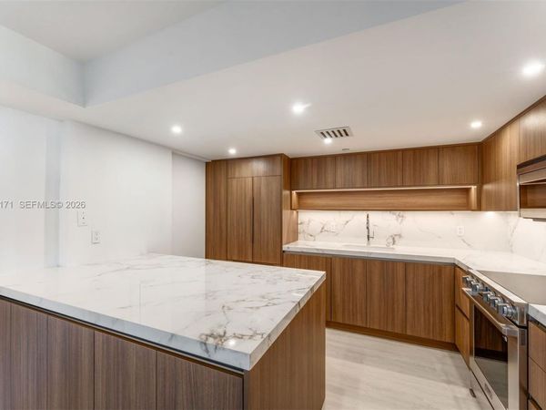 2000 Towerside Ter , Unit PH-3, Miami, FL 33138