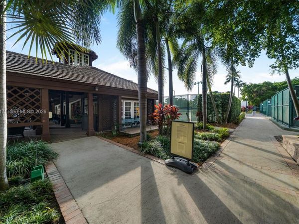2000 Towerside Ter , Unit PH-3, Miami, FL 33138