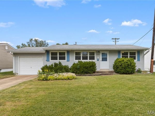 1015 Bellarmine Lane, Florissant, MO 63031