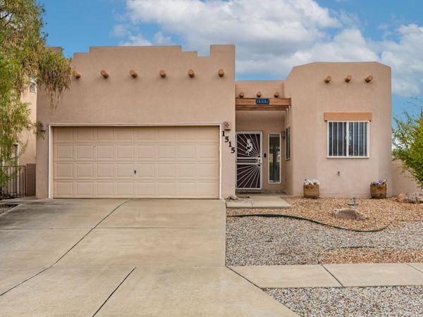 1515 Calle Sonrisa NE, Albuquerque, NM 87113