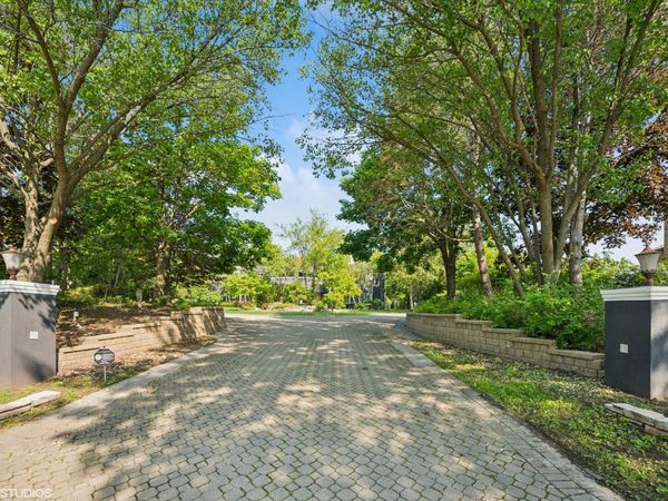 2305 Tennyson Lane , Highland Park, IL 60035