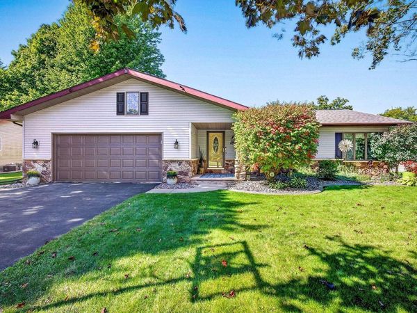 629 WOODSIDE DRIVE, Seymour, WI 54165