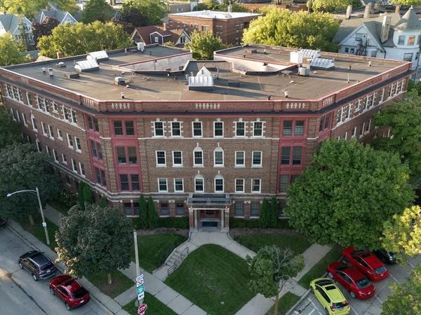 2230 E Bradford AVENUE, Unit H, Milwaukee, WI 53211