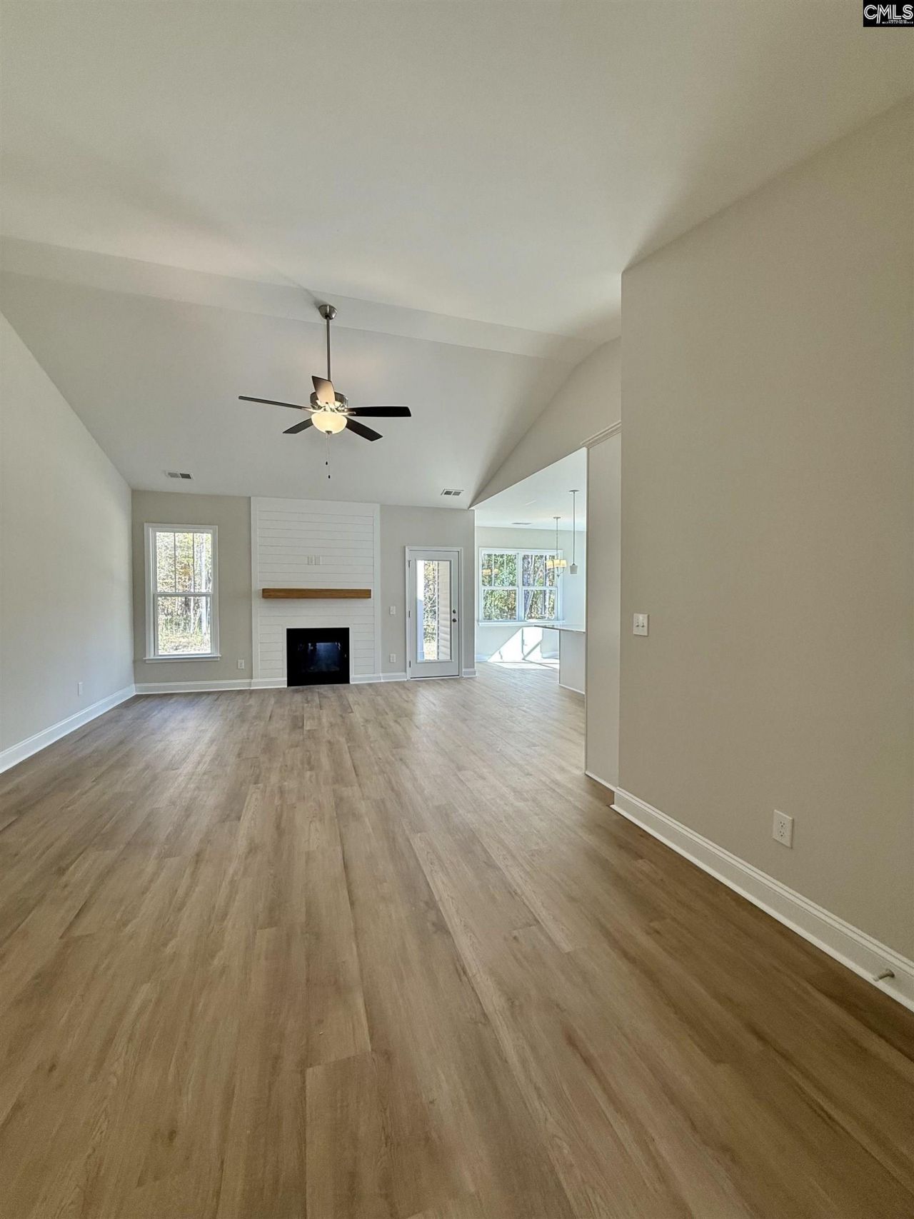 110 S Cub Lane Photo 11