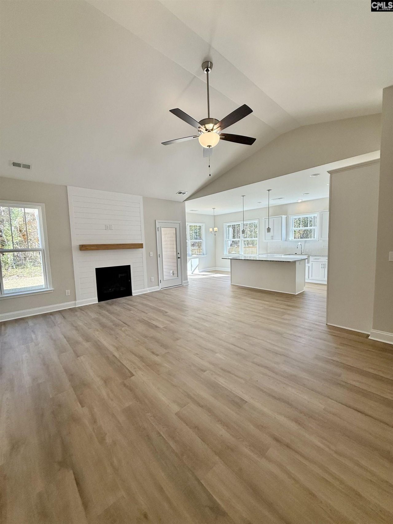 110 S Cub Lane Photo 12